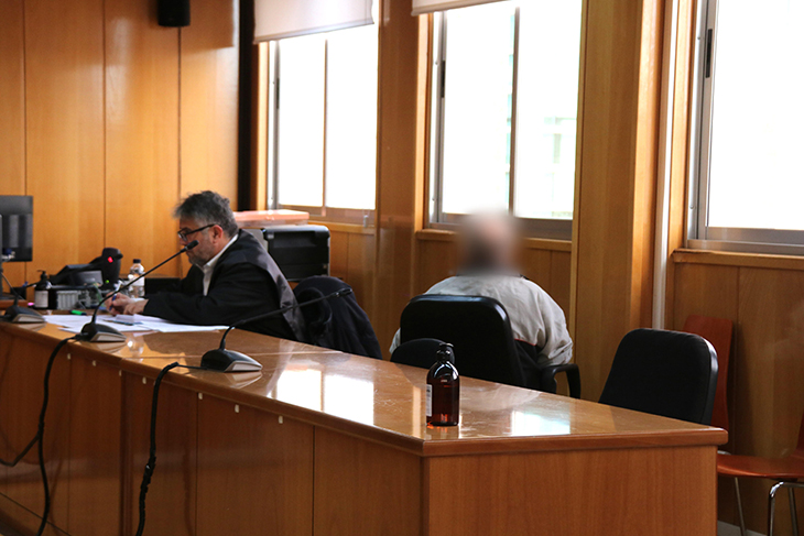 Jutgen un home que s'enfronta a 13 anys de presó per agredir sexualment una menor a Bellvei