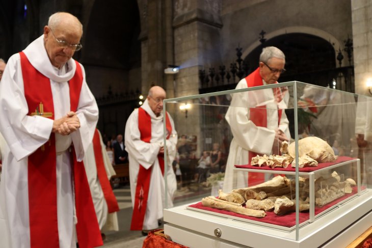 Processó "extraordinària" de les relíquies de Sant Fèlix amb motiu del 325è aniversari de la seva arribada a Vilafranca