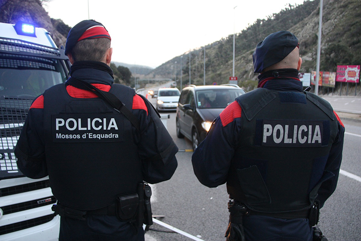 Els mossos interposen 79 denúncies en una concentració de cotxes il·legal a un polígon de la Bisbal del Penedès