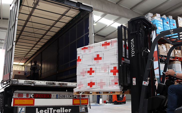 Creu Roja envia 11,4 tones d'ajut humanitari a Gaza des del centre logístic de Sant Martí de Tous