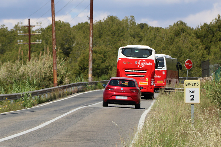Territori reformarà la BV-2115 a Vilanova després de rebre més de 3.000 firmes advertint del perill de la via
