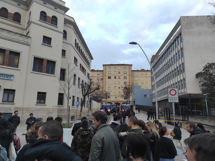 Sis detinguts per la policia espanyola a Ponent en el marc d'una operació contra l'organització juvenil Arran