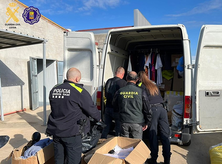 Denuncien dues persones per portar material falsificat valorat en més de 18.000 euros a Mollerussa