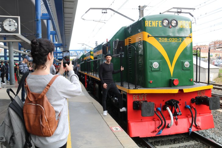 Arrenca la temporada del Tren dels Llacs amb la incorporació d'un guia turístic a bord i la previsió de fer 27 viatges