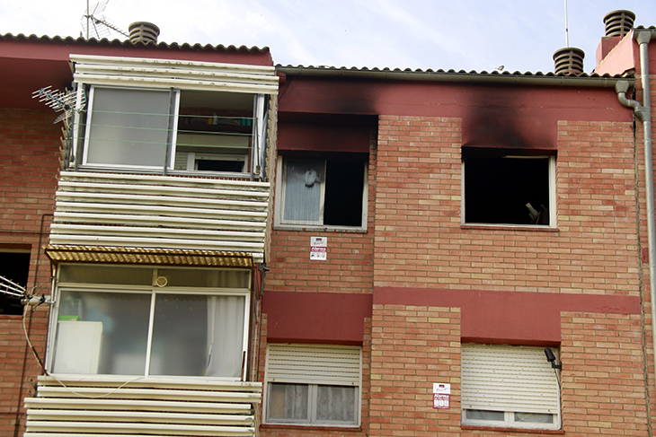 Mor una dona en llençar-se d’un tercer pis fugint d'un incendi a Balaguer