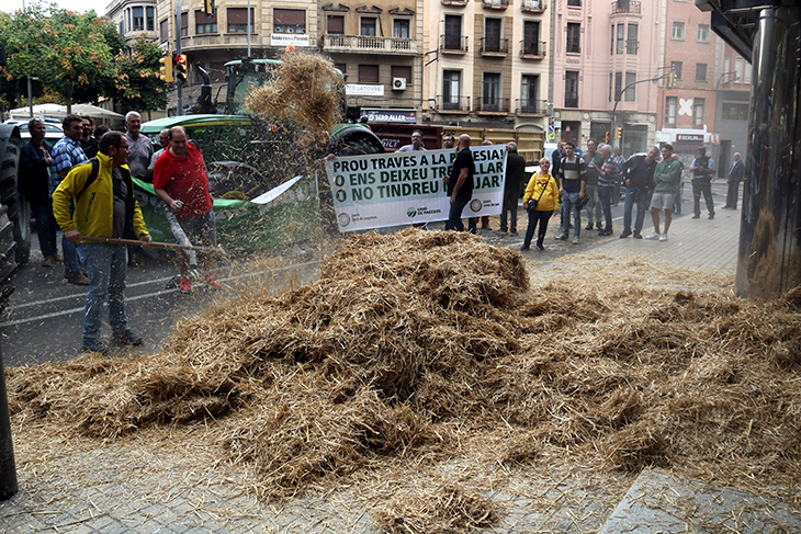 Unió de Pagesos exigeix línies de finançament per al sector agrari amb una acció reivindicativa a Lleida