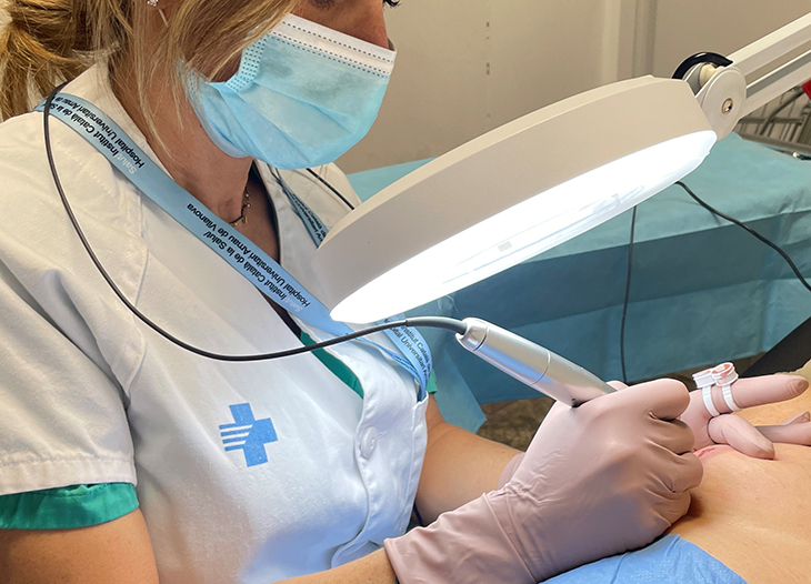 L'Hospital Arnau de Vilanova de Lleida incorpora la tècnica de la micropigmentació d'arèola-mugró