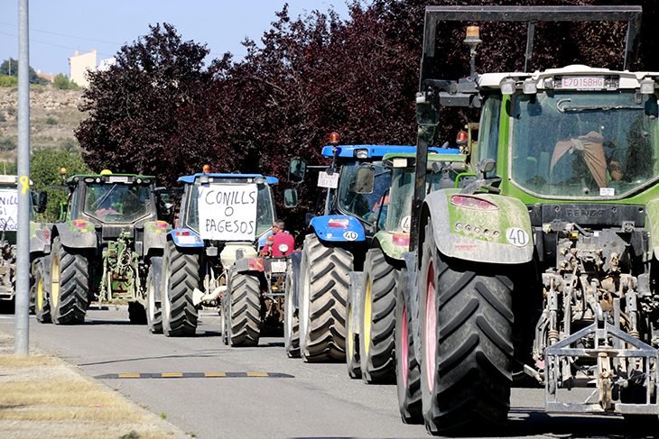 Més de 150 tractors en una nova una marxa lenta