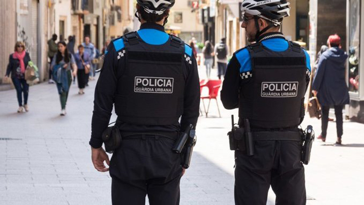 Detingut per robar dues persones al Centre Històric de Lleida després d'amenaçar-les amb un ganivet de grans dimensions