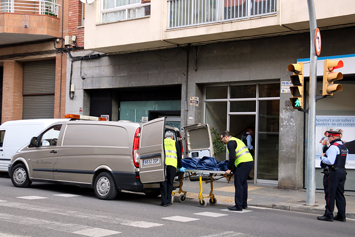 Detenen la parella de la dona trobada morta al traster de casa seva a Lleida