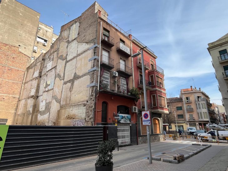 Quinze desallotjats d'un edifici de Lleida en risc de col·lapse
