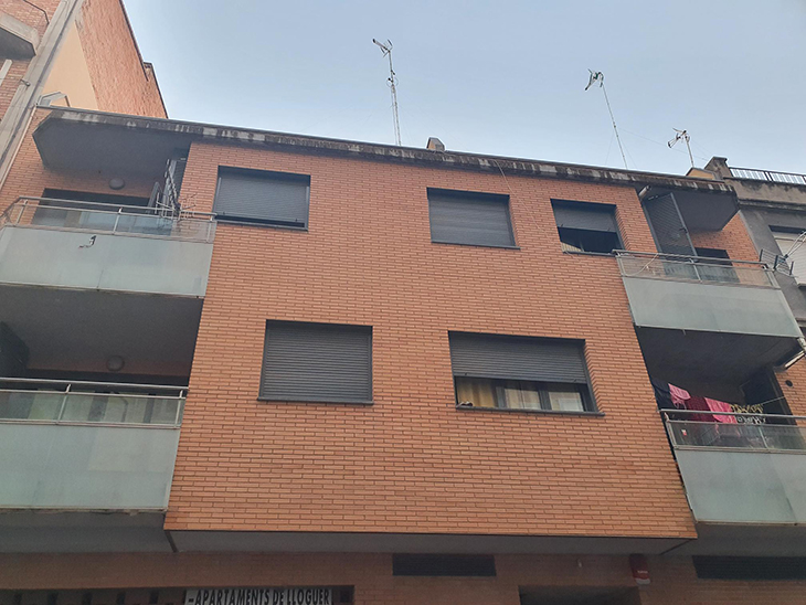 La Paeria treballa per solucionar els problemes per una ocupació en un edifici del carrer Maria Sauret de Lleida