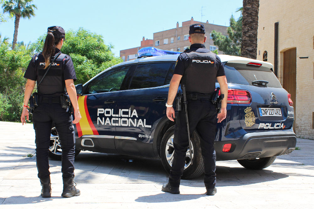 La Policia Nacional deté a la Seu d'Urgell un home per trencar l'ordre l'allunyament a una dona que havia atracat