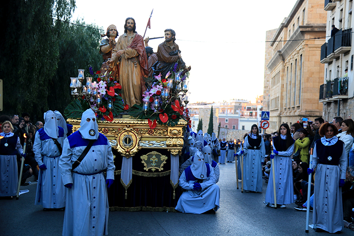Solemnitat i devoció en la primera processó del Sant Enterrament de Tarragona sense restriccions