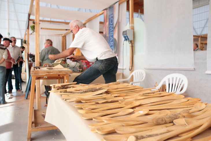 Entre la fusta i l'embalatge: el sector industrial de la Sénia s'adapta a les noves necessitats del mercat