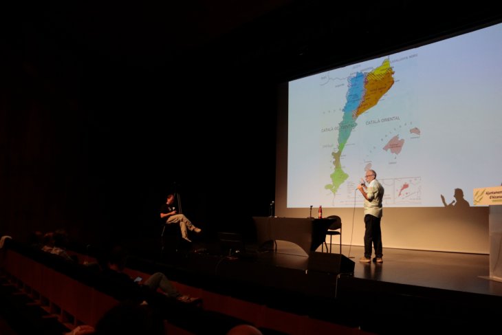 L'estat "delicat" del català posa en alerta experts i filòlegs en una trobada del Congrés de Cultura Catalana a Alcanar