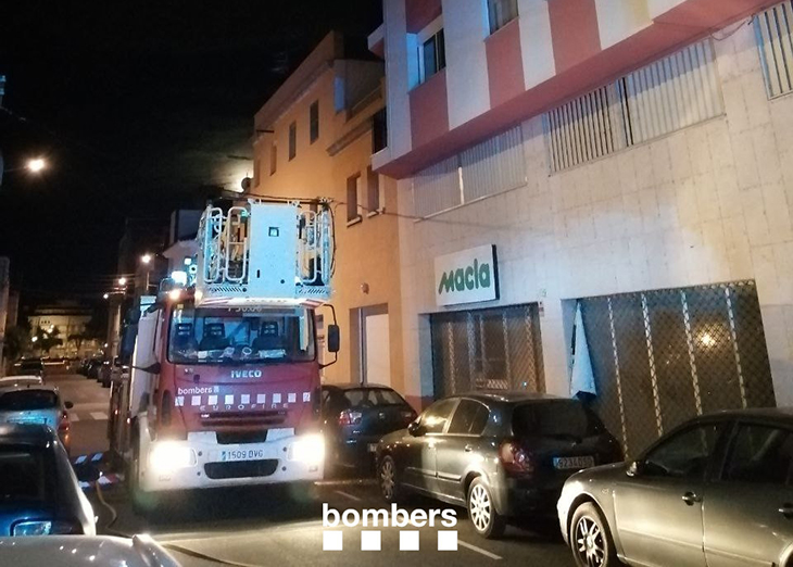 Cinc persones ferides en l'incendi d'un habitatge a Tortosa
